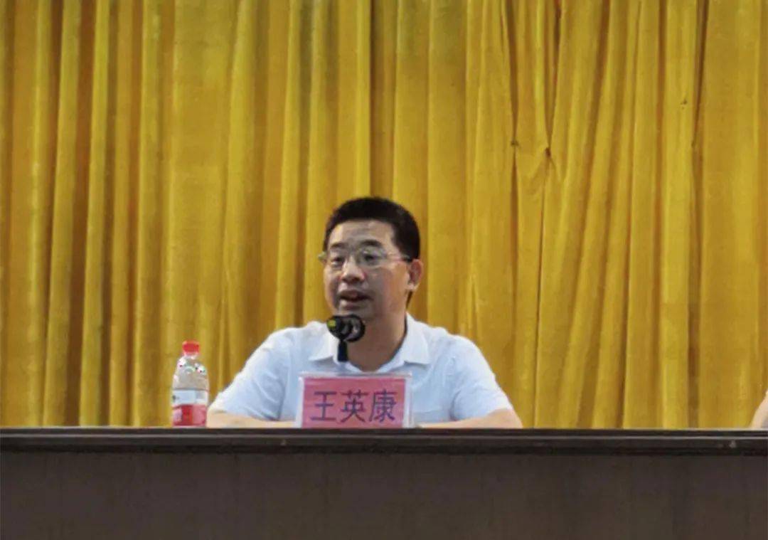 推动两大产业转型升级!大涌镇召开家具和洗水、制衣行业工作会议